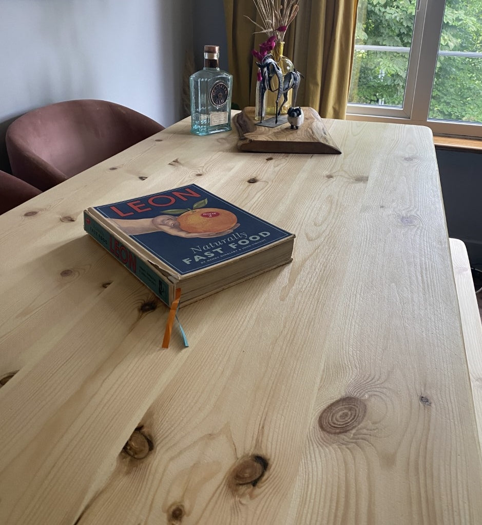 Rustic Industrial Redwood Pine Dining Table with Black Steel Hairpin Legs – Customisable Mid-Century Modern Design