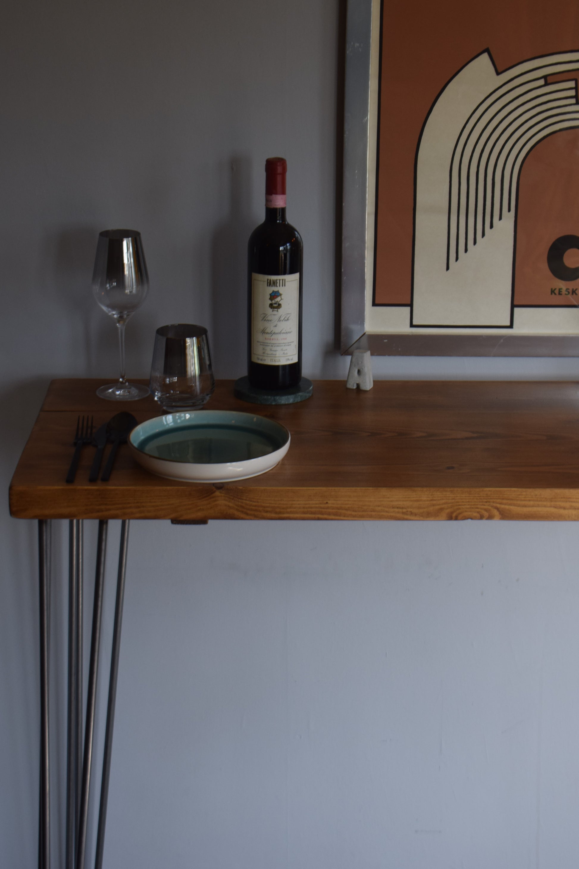 Industrial mid-century modern Scandi breakfast bar with sleek hairpin legs, perfect for a stylish and minimalist kitchen or dining area