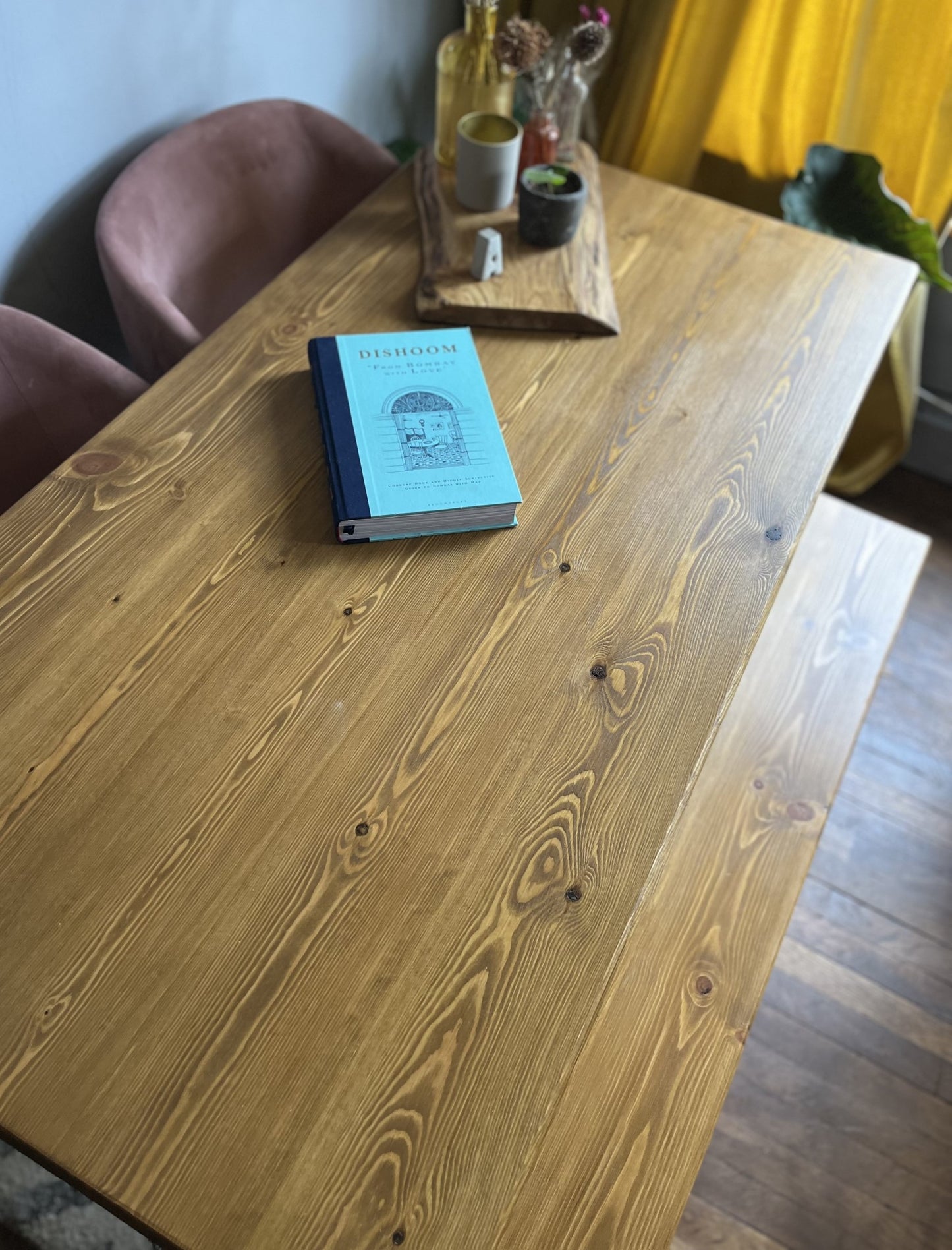 Rustic Industrial Redwood Pine Dining Table with Raw Steel Hairpin Legs – Customisable Mid-Century Modern Design

