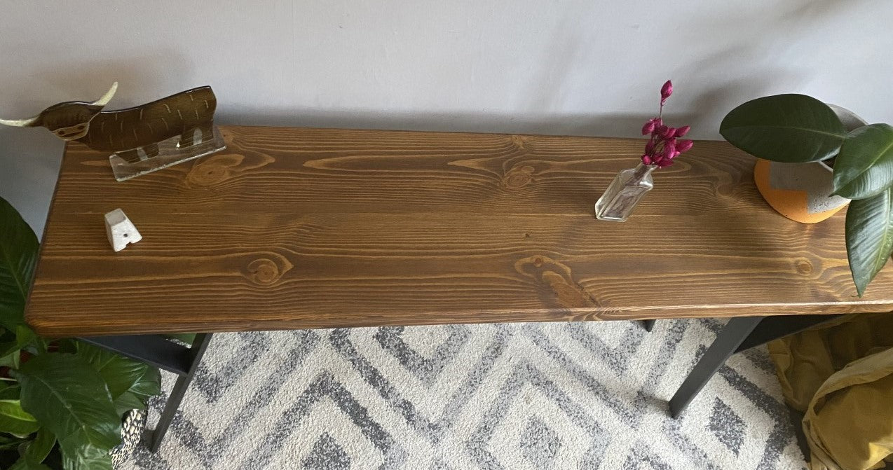 Industrial Pine Console Table – Perfect for Entryways or Hallways, with Rustic Industrial Design