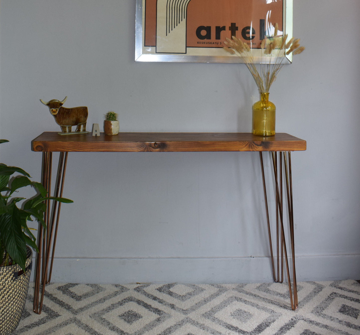 Industrial Redwood Pine Console Table with Copper Steel Hairpin Legs – Modern Mid-Century Rustic Design with Scandi Flair