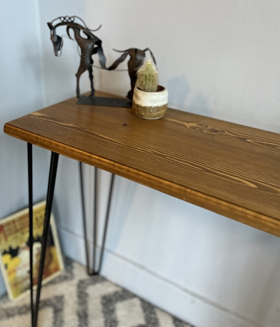 Industrial Reclaimed Redwood Pine Slim Console Table with Black Steel Hairpin Legs – Sleek and Stylish Mid-Century Modern Rustic Design with Scandi Influence