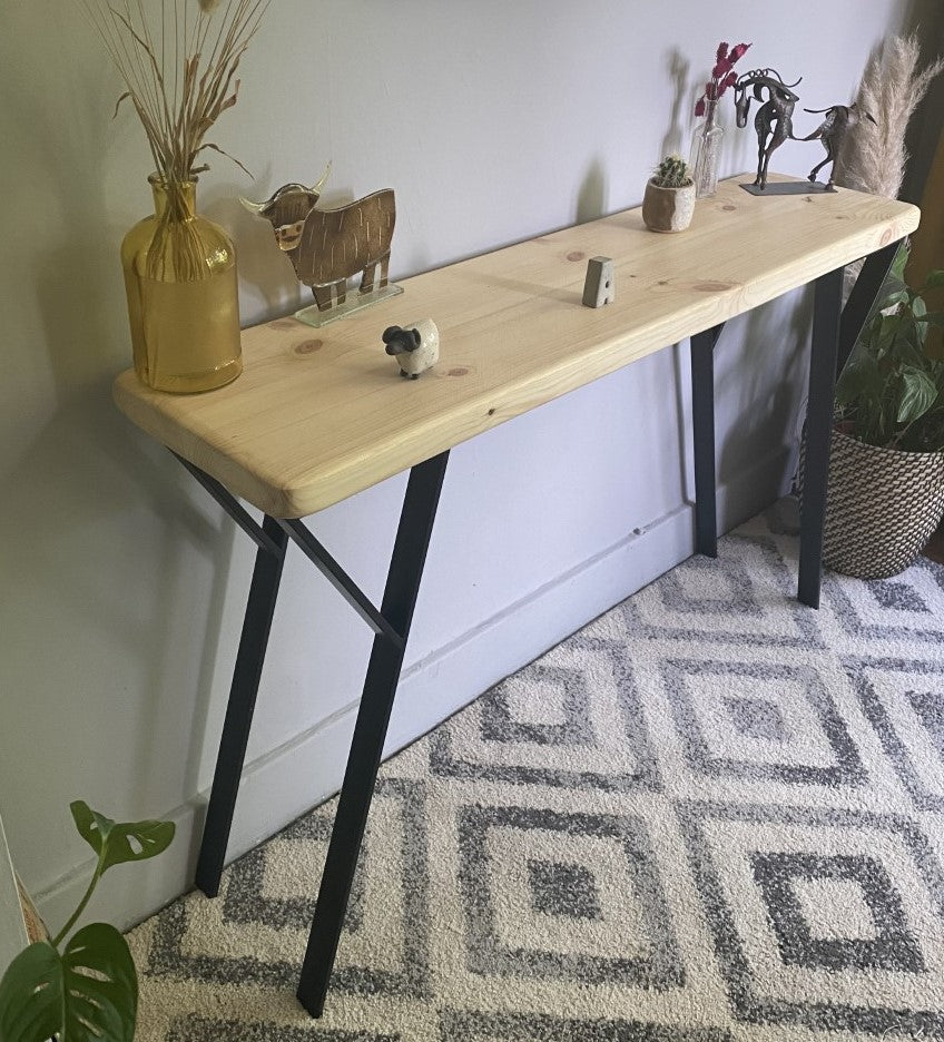 Industrial Redwood Pine Console Table with Black Steel P-Shape Legs – Elegant Mid-Century Modern Rustic Design