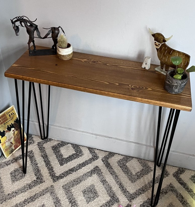 Industrial Reclaimed Redwood Pine Slim Console Table with Black Steel Hairpin Legs – Sleek and Stylish Mid-Century Modern Rustic Design with Scandi Influence