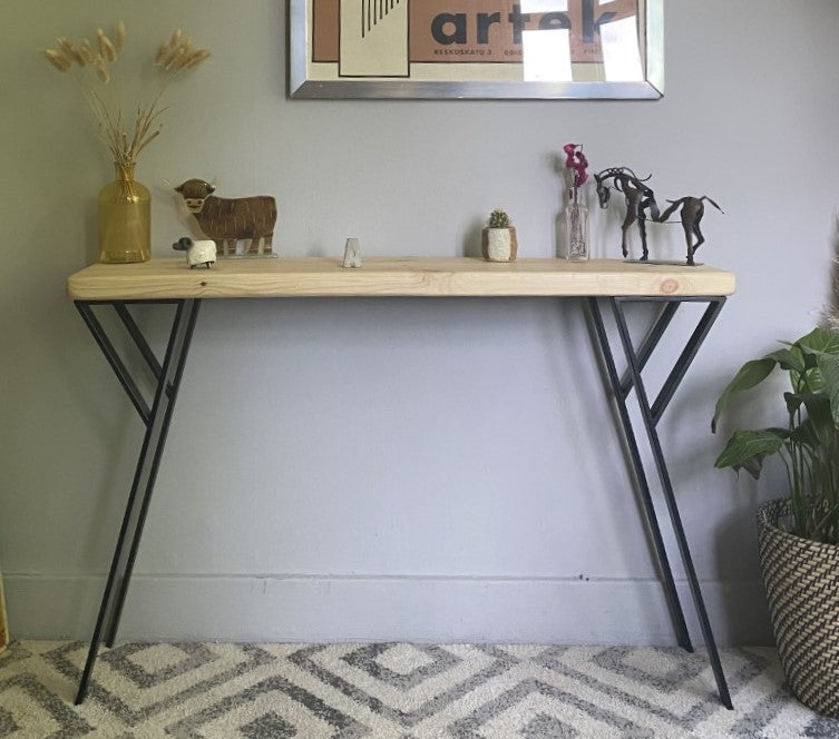 Industrial Redwood Pine Console Table with Black Steel P-Shape Legs – Elegant Mid-Century Modern Rustic Design