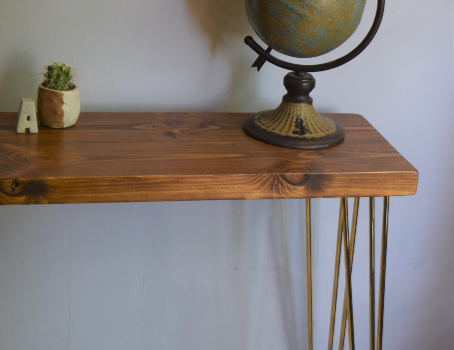 Industrial Redwood Pine Console Table with Brass Steel Hairpin Legs – Elegant Mid-Century Modern Rustic Design with Scandi Influence

