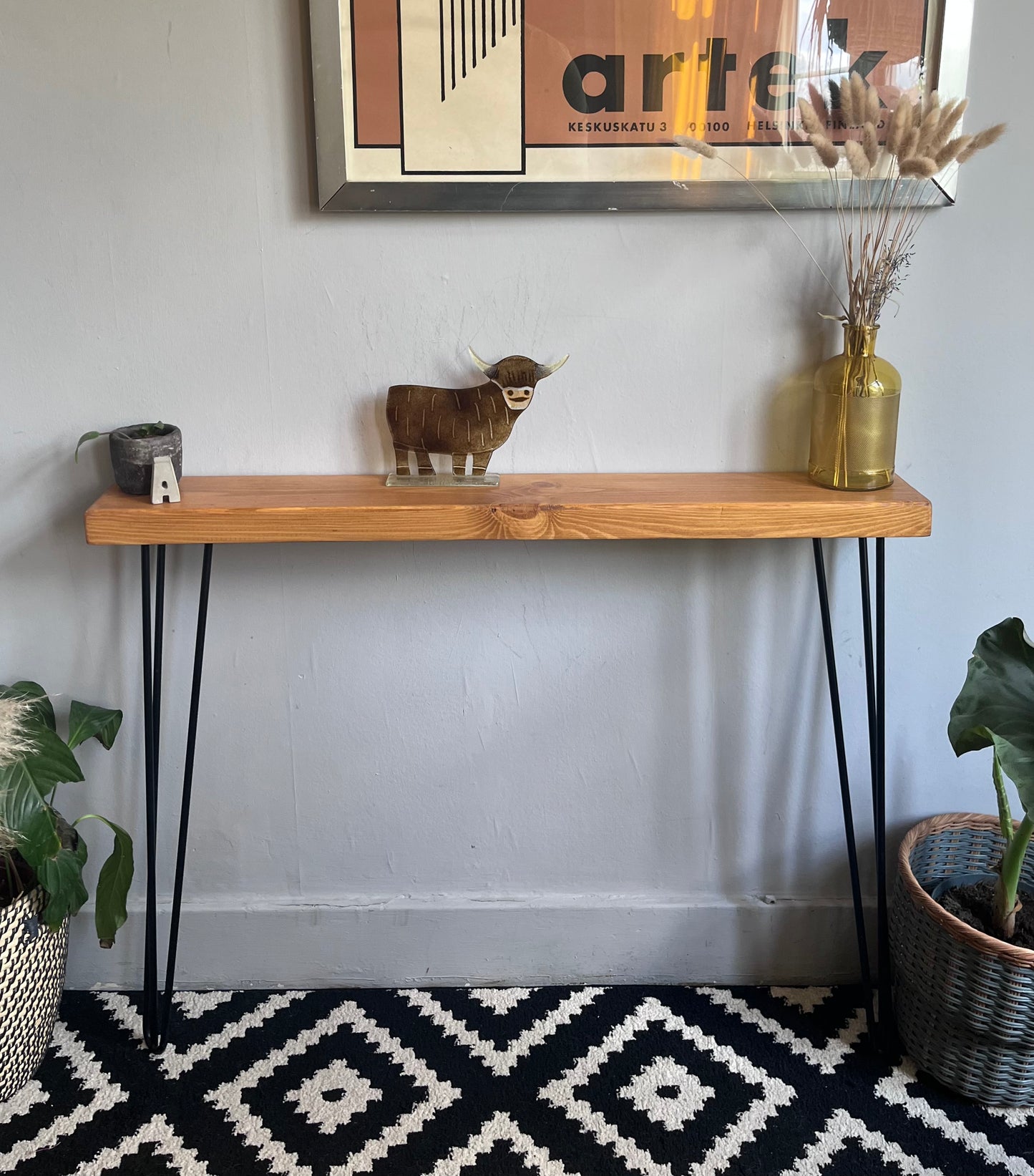 Industrial Redwood Pine Console Table with Raw Steel 2-Hairpin Legs – Rustic Mid-Century Modern Home Décor