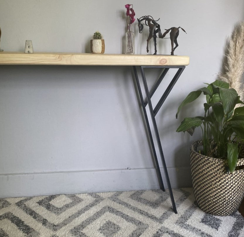 Industrial Redwood Pine Console Table with Black Steel P-Shape Legs – Elegant Mid-Century Modern Rustic Design