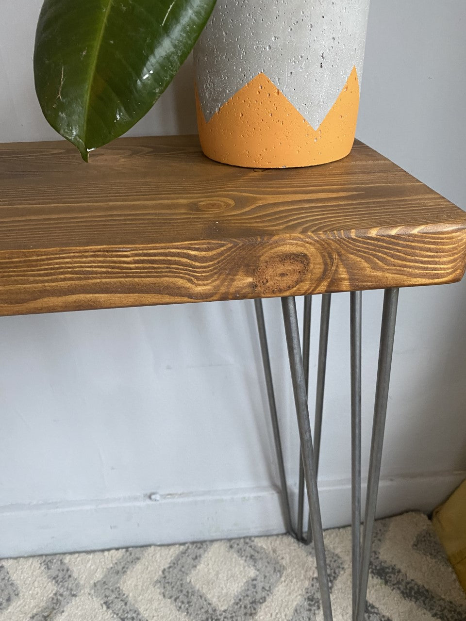 Industrial Redwood Pine Console Table with Raw Steel Hairpin Legs – Sleek and Rustic Mid-Century Modern Design