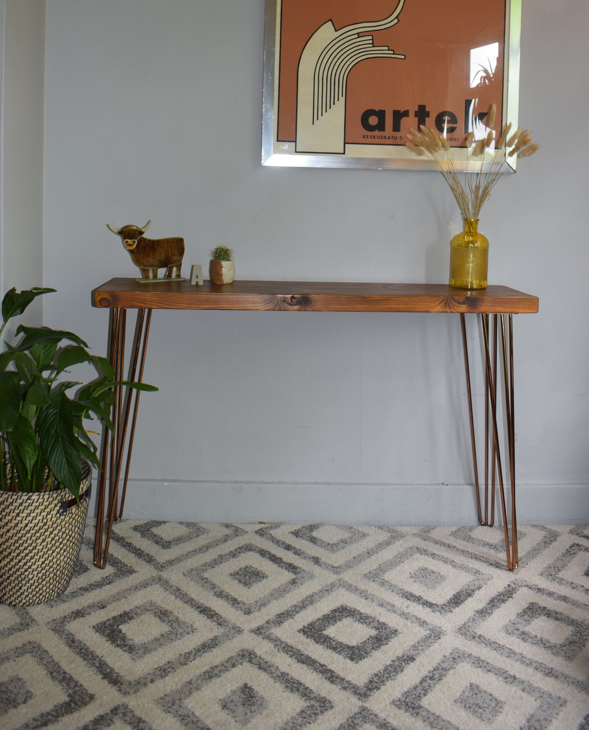 Industrial Redwood Pine Console Table with Copper Steel Hairpin Legs – Modern Mid-Century Rustic Design with Scandi Flair