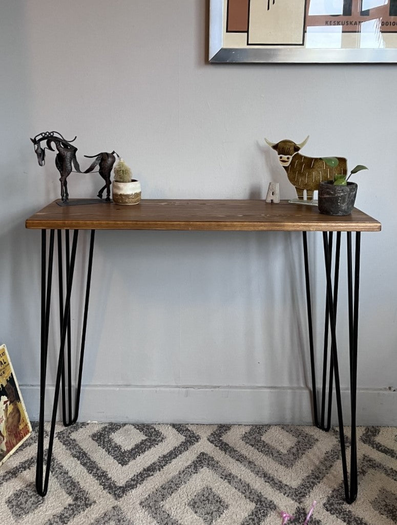 Industrial Reclaimed Redwood Pine Slim Console Table with Black Steel Hairpin Legs – Sleek and Stylish Mid-Century Modern Rustic Design with Scandi Influence