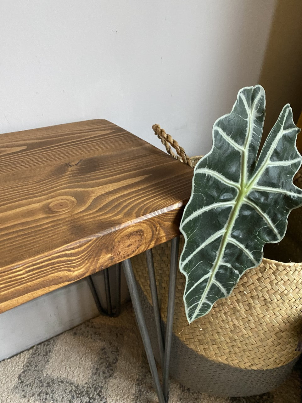 Redwood Pine Bench with Raw Hairpin Legs – Industrial Mid-Century Modern Design